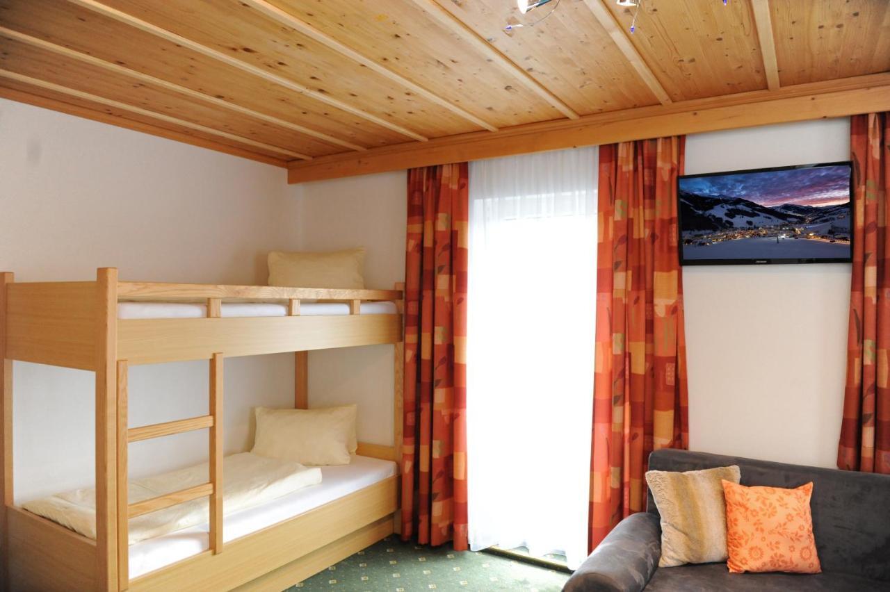 Gaestehaus Standardhaus ซาลบาคฮินเทอร์เกลมม์ ภายนอก รูปภาพ