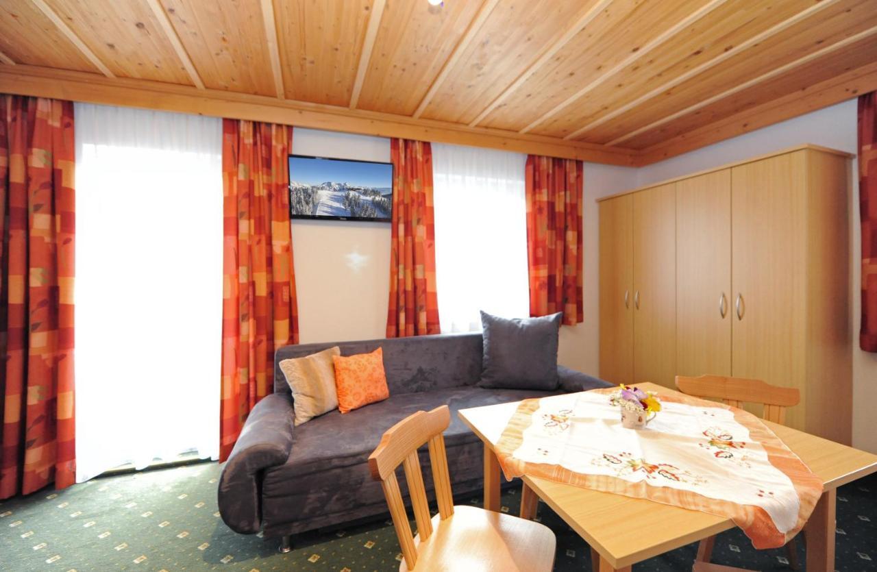 Gaestehaus Standardhaus ซาลบาคฮินเทอร์เกลมม์ ภายนอก รูปภาพ