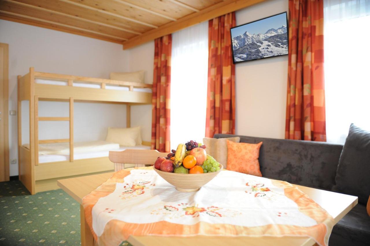 Gaestehaus Standardhaus ซาลบาคฮินเทอร์เกลมม์ ภายนอก รูปภาพ
