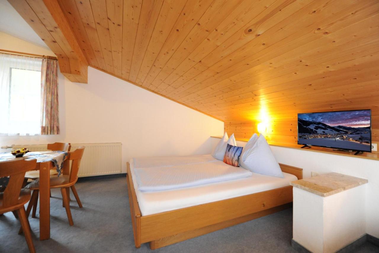 Gaestehaus Standardhaus ซาลบาคฮินเทอร์เกลมม์ ภายนอก รูปภาพ